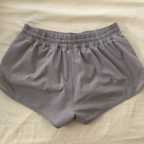 Lululemon hotty hot shorts 2.5” dark chrome size 8 - Picture 7 of 8